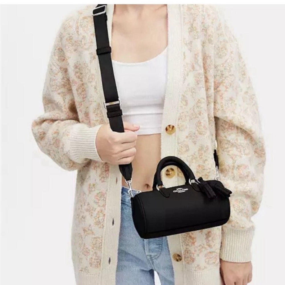 ❤️❤️❤️Coach mini Lacey crossbody/handbag+mini tassel charm❤️❤️❤️